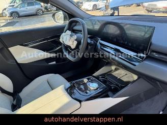 BMW i5 Limousine 40 eDrive 250KW Cockpit Plus Panora picture 27
