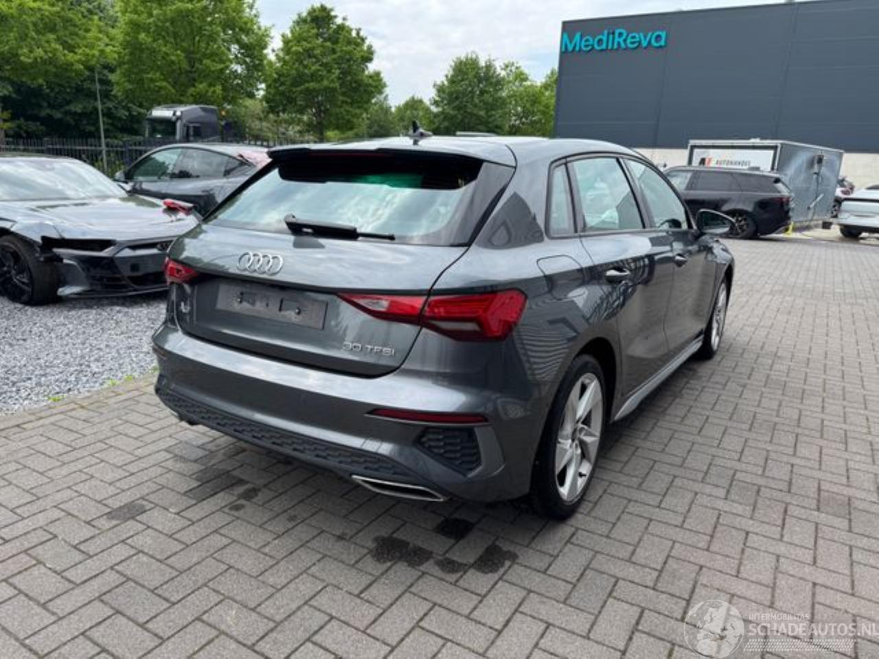 Audi A3 Sportback 30 TFSI S line Auto Daytonagrau