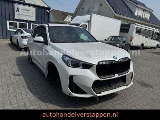 damaged passenger cars BMW X1 xDrive30e M Sport HUD Pano Harman VOLL 2023/3