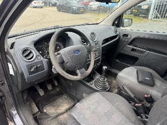 Ford Fusion 1.416V Champion picture 7