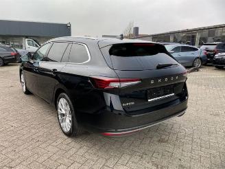 Damaged car Skoda Superb Combi 1.5 TSI iV L&K *HEAD-UP - PANO-AHK* 2025/3