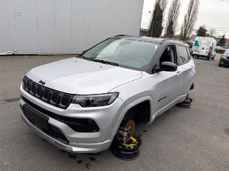 krockskadad bil auto Jeep Compass HYBRIDE 4X4 2023/1