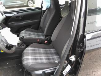 Peugeot 108 108, Hatchback, 2014 1.0 12V VVT-i picture 15