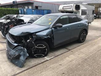 Vrakbiler auto Peugeot 3008 3008 III, MPV, 2023 e-3008 210 73 kWh 2024/9