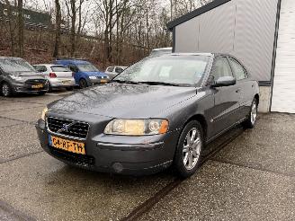 Volvo S-60 2.0T MOMENTUM AUTOMAAT! RIJDBAAR picture 1
