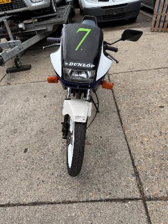 krockskadad bil bromfiets Honda  leuke Honda NSR verzamel object 1993/1