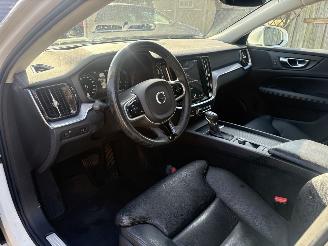 Volvo V-60 R-DESIGN 2.0 D MOMENTUM-LEER-PANO-AUTOMAAT-150PK-BOM VOL picture 18