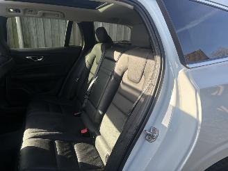 Volvo V-60 R-DESIGN 2.0 D MOMENTUM-LEER-PANO-AUTOMAAT-150PK-BOM VOL picture 17