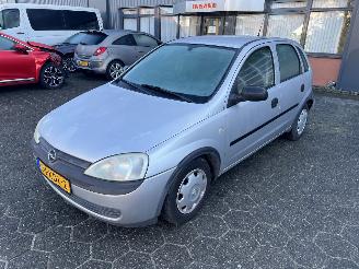 Damaged car Opel Corsa -C 2001/3