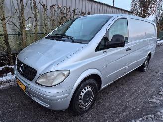 krockskadad bil auto Mercedes Vito 2.2 111 CDI  Diesel 2.148cc 80kW 2006/6
