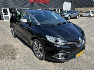 krockskadad bil auto Renault Scenic 1.3 TCE Limited 7-Pers Automaat 2019/3