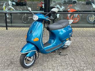 krockskadad bil motor Vespa  ET4 125cc 2000/3