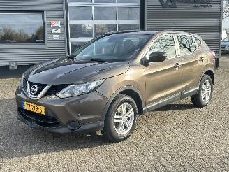 uszkodzony samochody osobowe Nissan Qashqai 1.2 Acenta 2017/1
