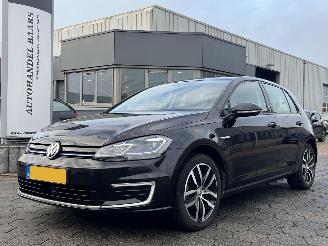 krockskadad bil auto Volkswagen Golf e-Golf 100KW 2019/4