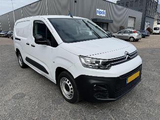 skadebil bedrijf Citroën Berlingo 1.5 BlueHDi 100 S&S L2 2023/10