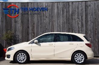 krockskadad bil auto Mercedes B-klasse B180D Airco Navi Cruise Stoelverwarming Turbo Kapot! 80KW Euro 6 2018/3