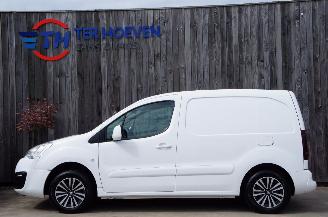 krockskadad bil bedrijf Peugeot Partner 1.6 BlueHDi L1H1 Airco Navi Cruise Trekhaak 55KW Euro 6 2017/4