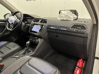 Volkswagen Tiguan 2.0 TDI DSG R-Line Panoramadak Navi Clima picture 12
