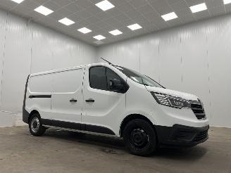 krockskadad bil auto Renault Trafic 2.0 dCi Autom. 110kw Navi Airco 2023/10