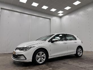 Vaurioauto  passenger cars Volkswagen Golf 1.0 TSI Life 5-drs Navi Clima 2023/6