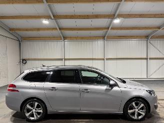 krockskadad bil auto Peugeot 308 1.2 e-THP 96 KW Airco Premiere 2015/1