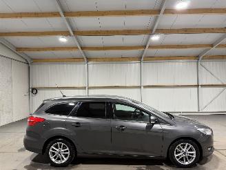 Damaged car Ford Focus 1.0 92kW Clima Lease Edition 2016/12