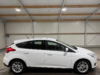 Voiture accidenté Ford Focus 1.0 74kW Lease Edition 2018/4