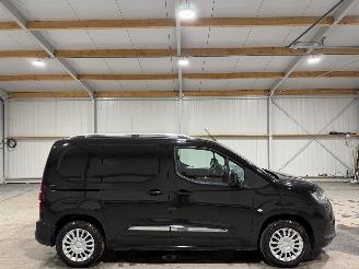 krockskadad bil bedrijf Toyota Proace CITY 1.2Turbo 96kW Automaat Live 2021/2