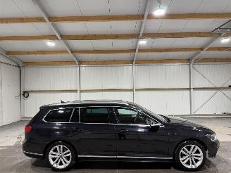 krockskadad bil auto Volkswagen Passat 1.5TSI 110kW Automaat R-Line Business + 2020/10