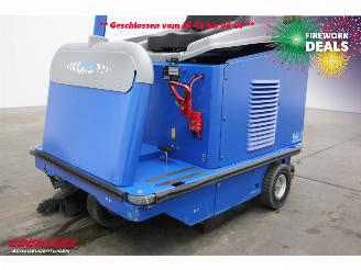   95 BJ 2022 33Hrs! Kehrmaschine / Veegmachine picture 10