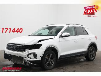 Unfallwagen Volkswagen T-Roc 1.5 TSI DSG Life Edition LED ACC Virtual Navi Clima SHZ PDC 2024/10