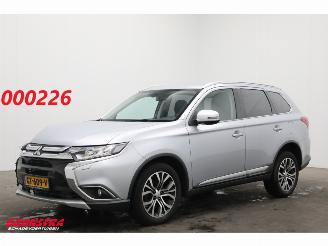 Auto incidentate Mitsubishi Outlander 2.0 Executive Edition Navi Clima Cruise Camera PDC AHK 2015/8