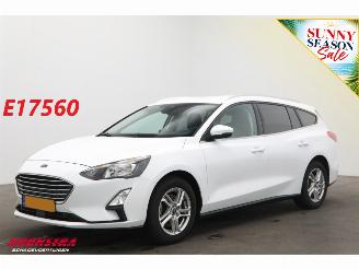 Vaurioauto  passenger cars Ford Focus 1.5 EcoBlue Titanium X Business Cruise Navi Airco Apple/Android Camera PDC 2022/2