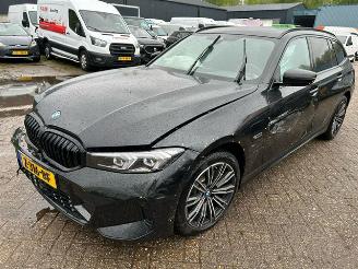 Damaged car BMW 3-serie 320e Touring Automaat  ( Nieuw Prijs 66500,00 ) 2024/3