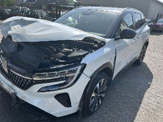 krockskadad bil auto Renault Austral 1.2 Mild Hybride Advanced 130 Techno  ( Panoramadak ) 2024/2