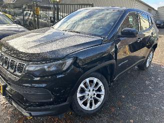 skadebil auto Jeep Compass 1.3 T Longitude 2022/8