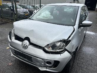 damaged passenger cars Volkswagen Up! 1.0 2015/8