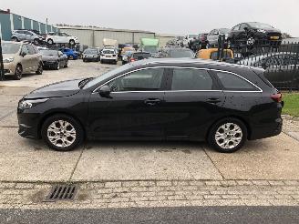 krockskadad bil auto Kia Ceed Combi 1.0tgdi 88kW 2022/2