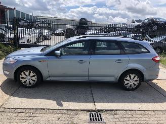 krockskadad bil auto Ford Mondeo 2.0i  107kW Combi 2007/8