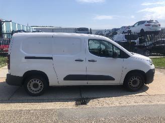 krockskadad bil auto Citroën Berlingo L2 15hdi 96kW Automaat E6 2024/3