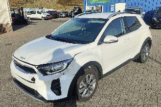 Damaged car Kia Stonic Kia Stonic Edition 7  lichte rijdende schade ! 2024/11