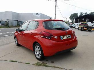 Peugeot 208  picture 7