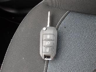 Peugeot 208  picture 23