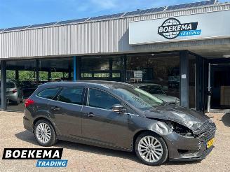 skadebil bedrijf Ford Focus Wagon 1.5 TDCI Titanium Navigatie Climate Cruise PDC Trekh. 2015/11