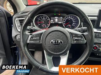 Kia Ceed 1.4 T-GDi Executive 140PK Aut Leer Pano JBL Keyless Stoel/Stuurverw. Camera picture 23