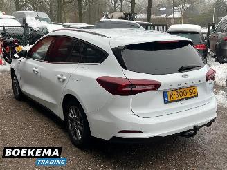 Ford Focus Wagon 1.0 EcoBoost 125PK Hybrid Navi Climate Cruise PDC Trekh. picture 3