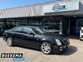 skadebil auto Cadillac STS 4.6 V8 Launch Edition Bose Keyless Stoelverw + koeling 2006/3