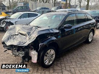 Skoda Octavia Combi 1.0 e-TSI Business Edition Navigatie Cruise Lane-Ass picture 4