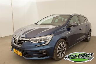 krockskadad bil auto Renault Mégane Estate 1.6 E-tech Plug in Hybrid 160 business 2021/6