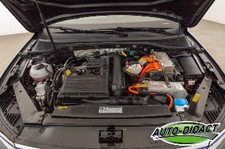 Volkswagen Passat GTE 1.4 TSI Variant Connected Series Plus picture 18